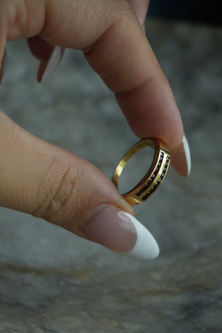 18K GARNET BAND