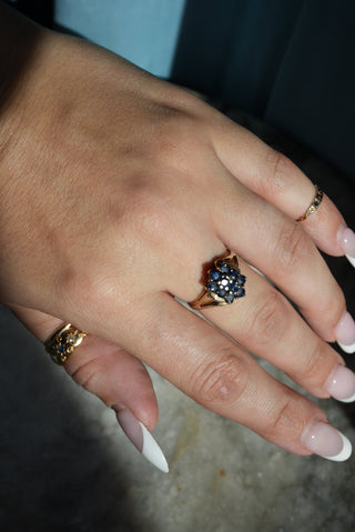 10K HONEYCOMB SAPPHIRE RING￼