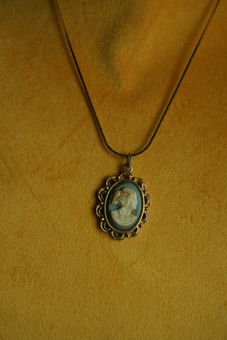 LADY’S PORTRAIT