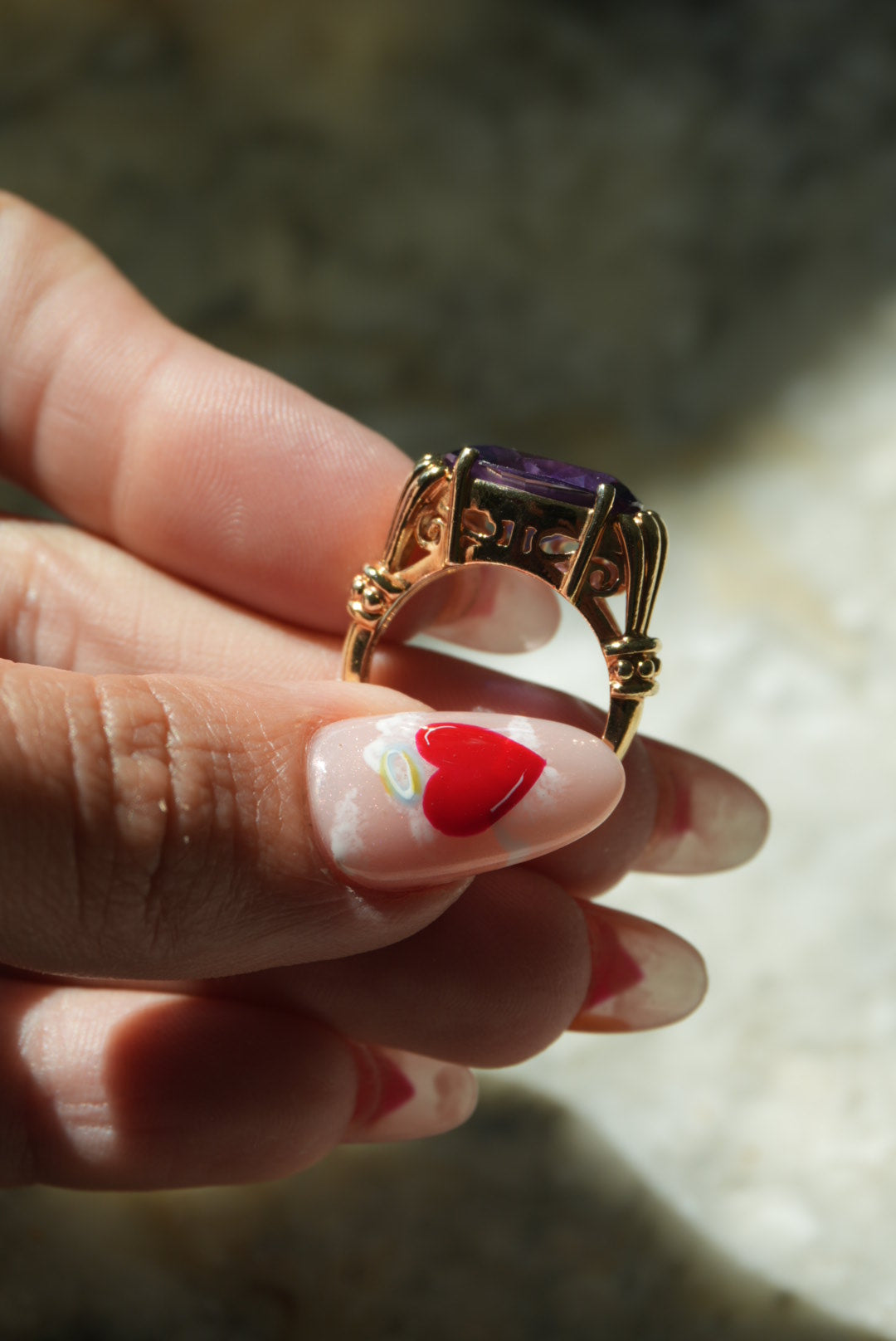 VERMEIL RING WITH AMETHYST CENTER STONE SZ 7