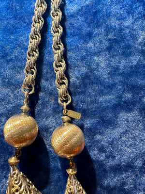 MONET LARIAT
