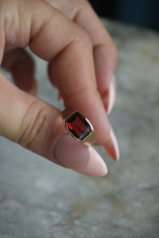 10K BEZEL SET GARNET