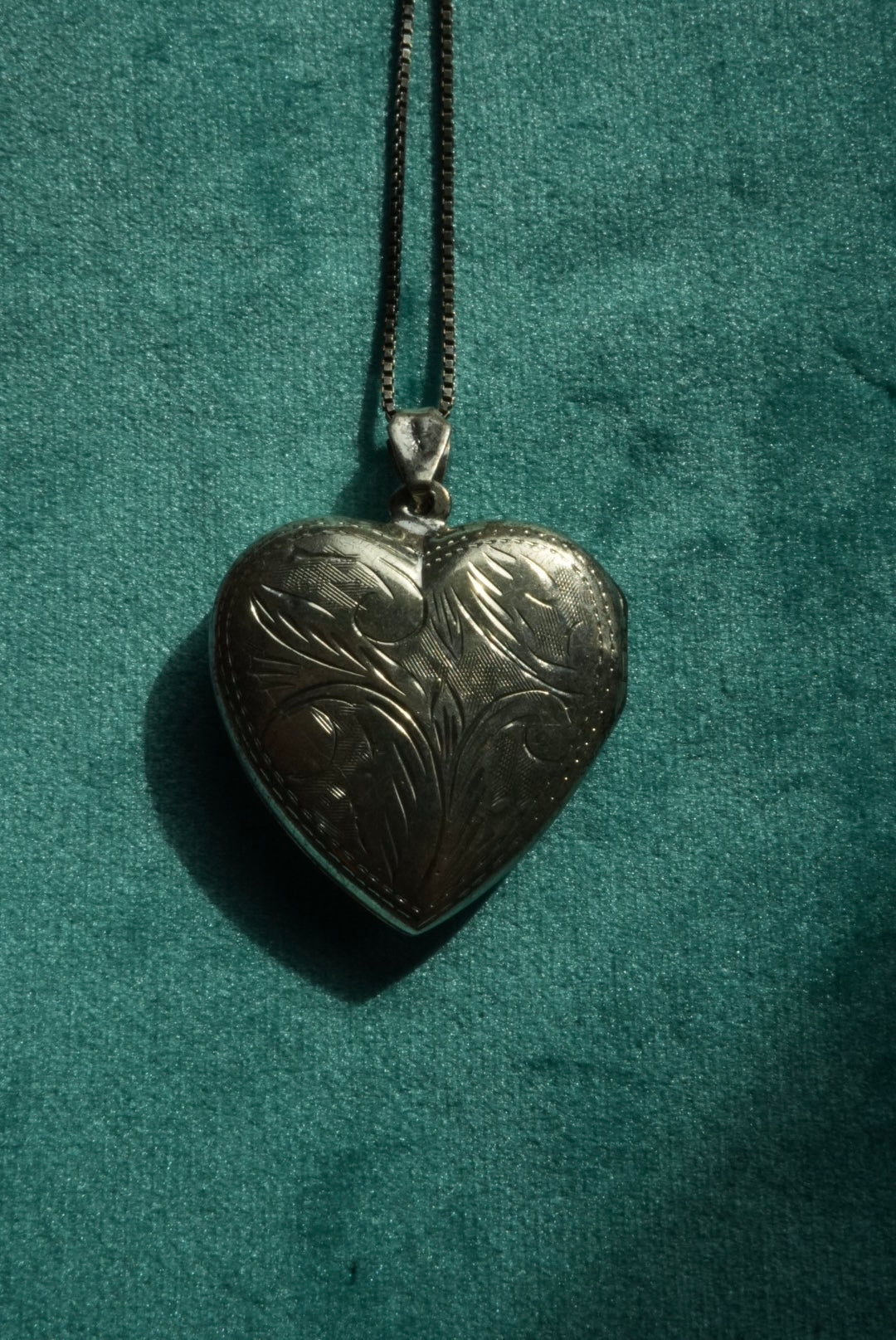 RARE VINTAGE TWO TONED LOCKET