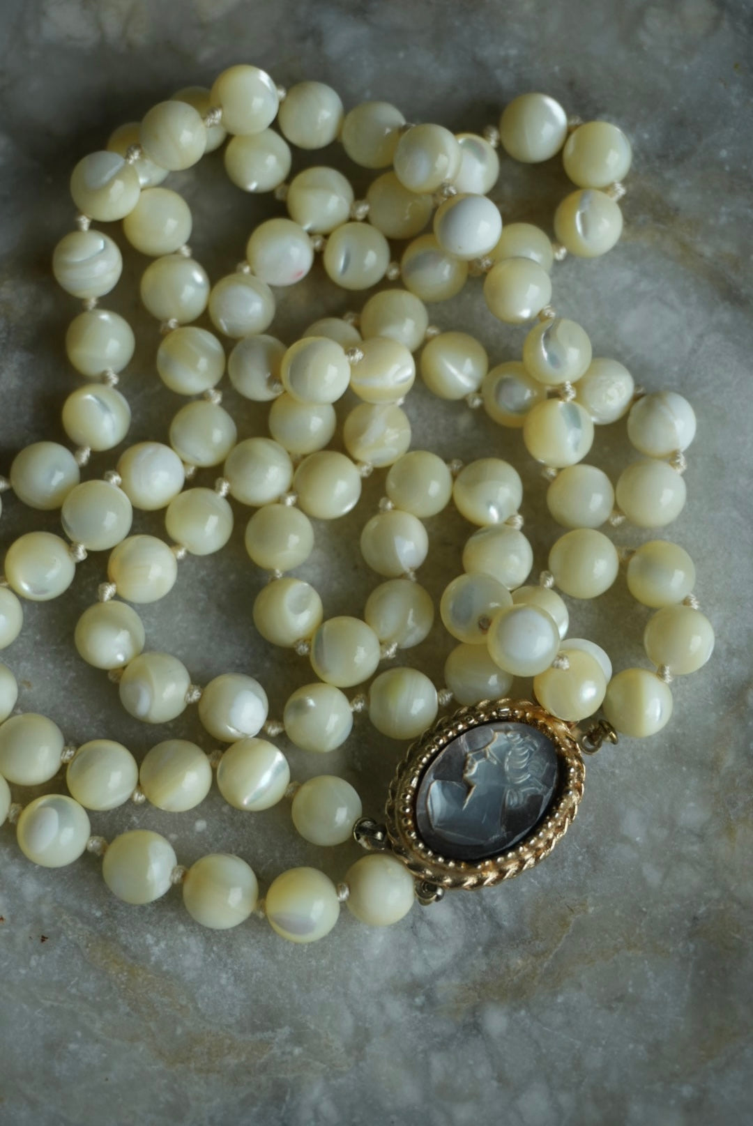 DOUBLE STRANDED CAMEO