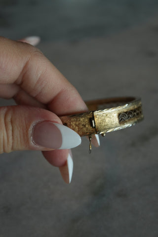 GRECIAN BANGLE