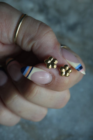 14K FLOWER STUDS