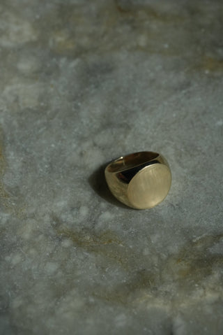 10k Large Signet Ring
