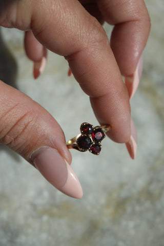 10K ANTIQUE GARNET RING