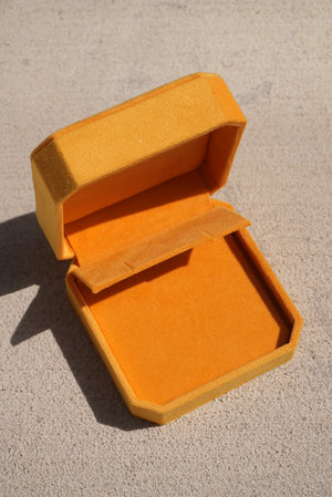 ONE GO7DEN SET BOX