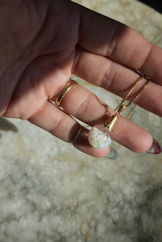 FLOATING OPAL