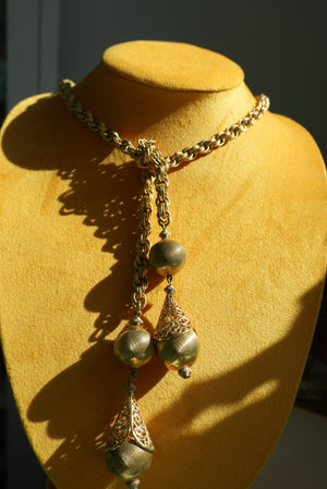 STATEMENT LARIAT