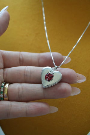 LADY LOCKET