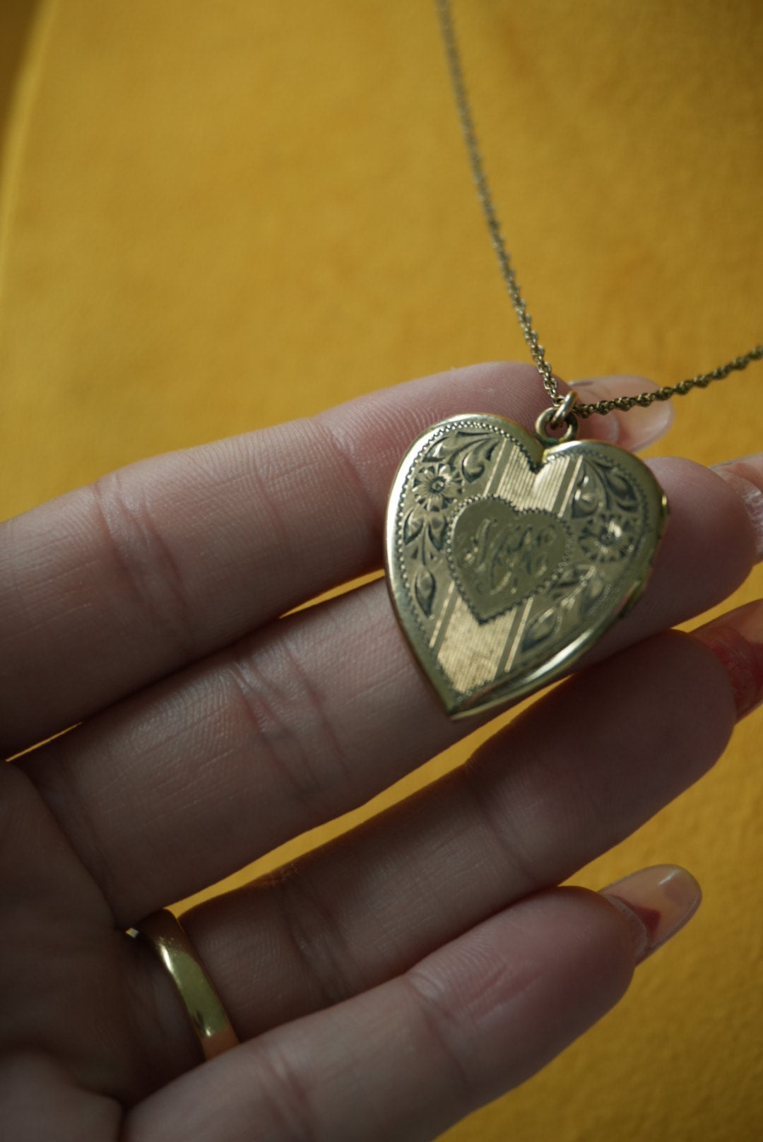 VICTORIAN LOCKET