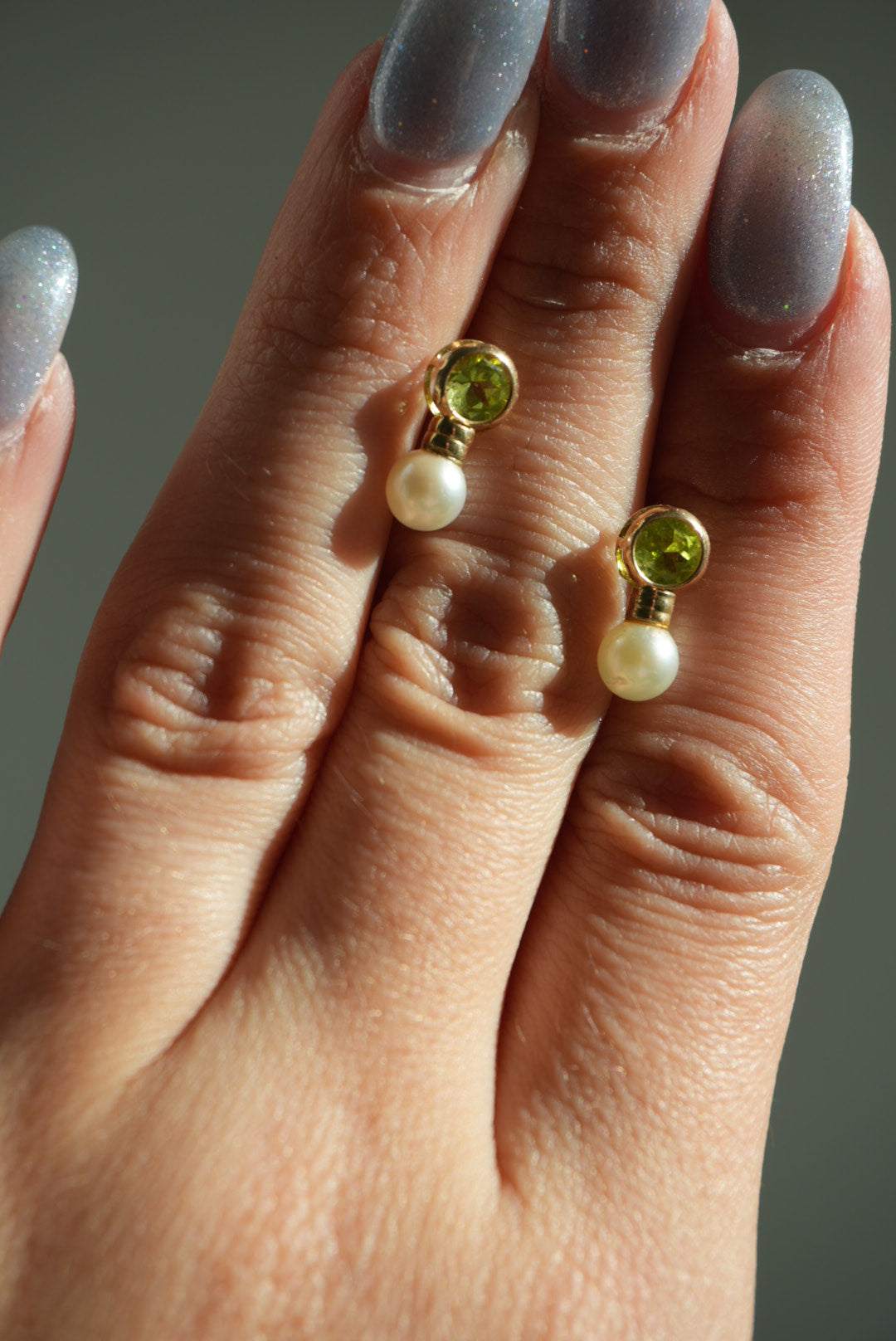 14K PERIDOT & PEARL STUDS