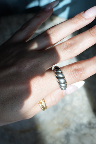 SILVER CROISSANT SZ 10