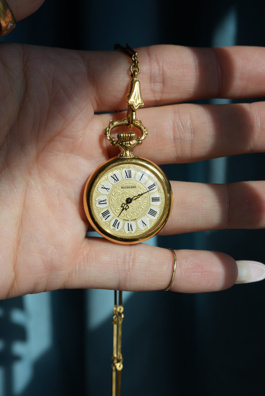 CLASSIC CLOCK – ONEGO7DEN