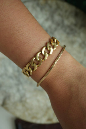 VINTAGE GOLD FILL BANGLE