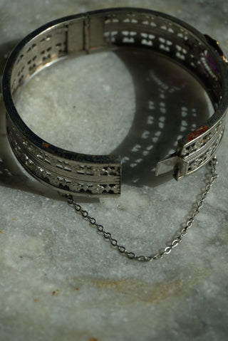 Ren Fair - Floral Motif Bangle