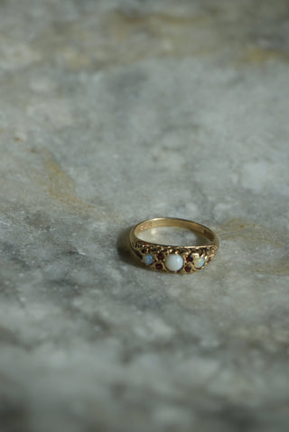 9K ANTIQUE OPAL BAND