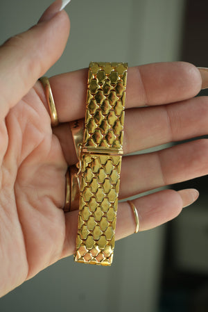 GOLDEN RIBBON