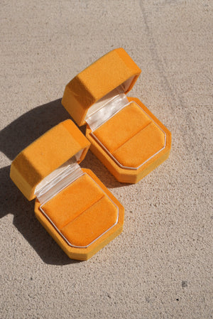 ONE GO7DEN RING BOX