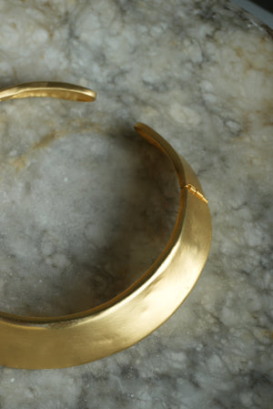 GOLDEN COLLAR