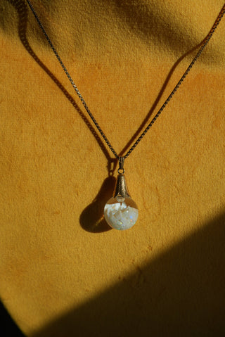 FLOATING OPAL