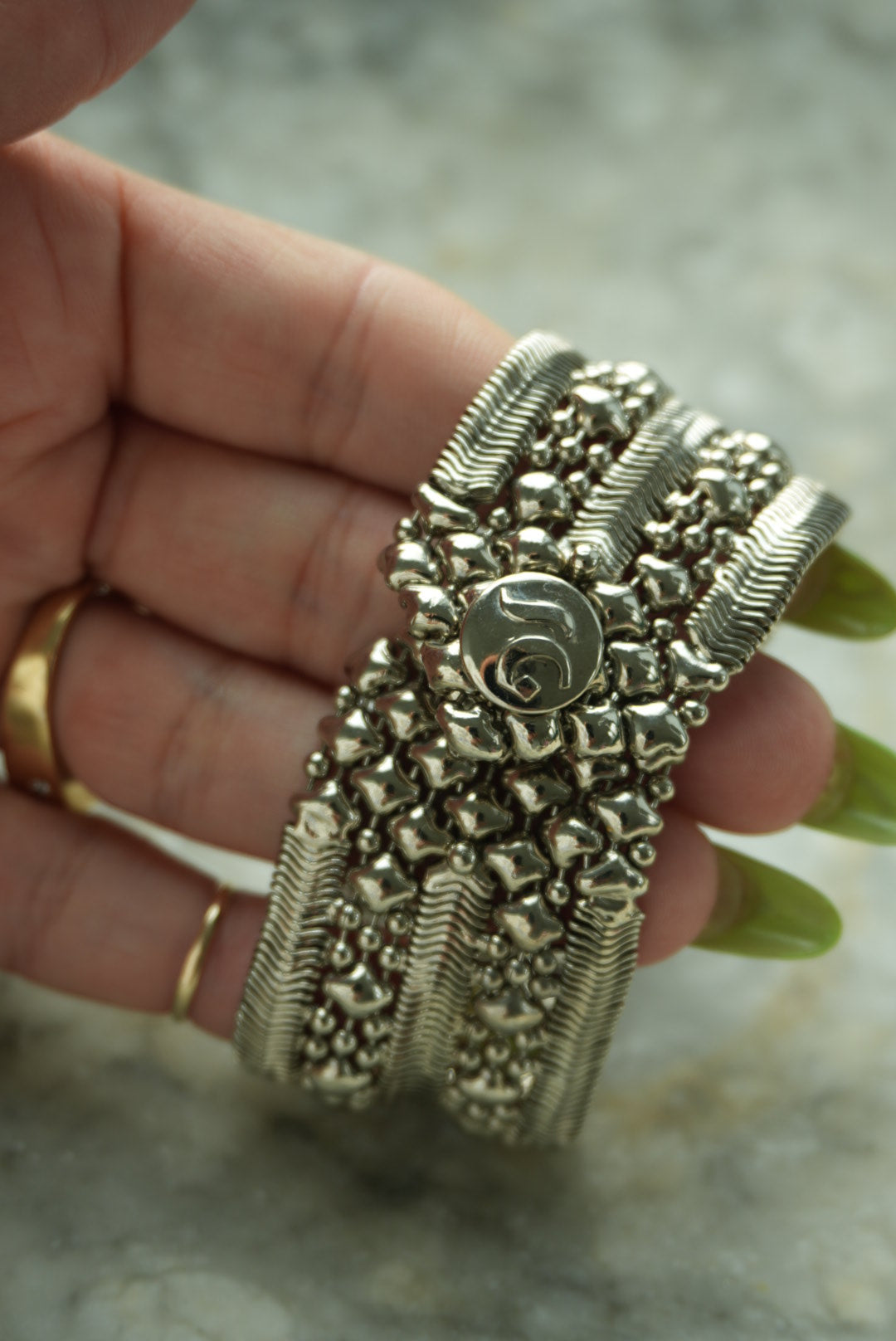 LIQUID CUFF