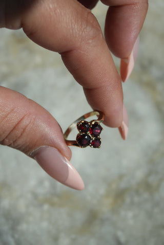 10K ANTIQUE GARNET RING