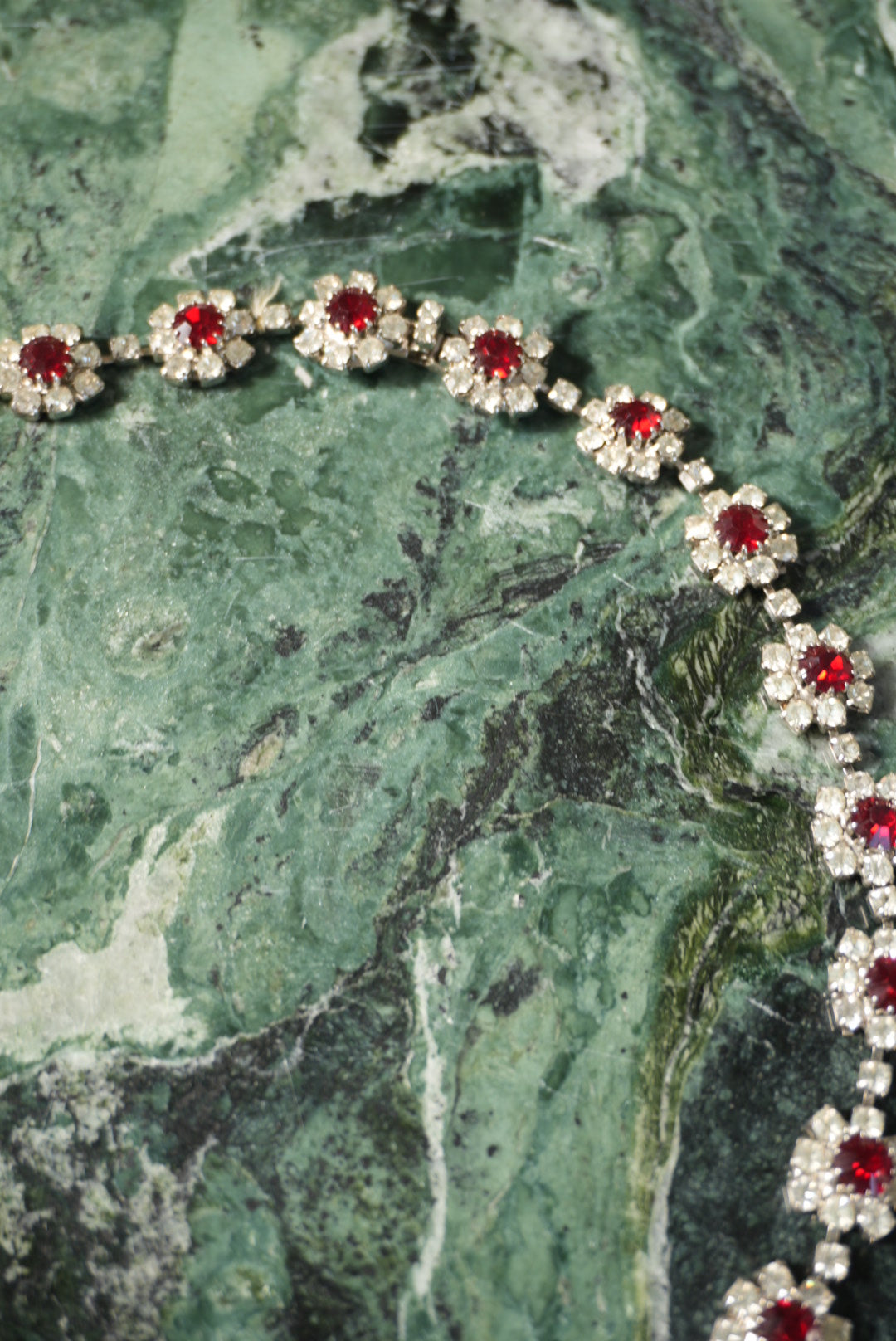 1950s VINTAGE DAISY CHOKER