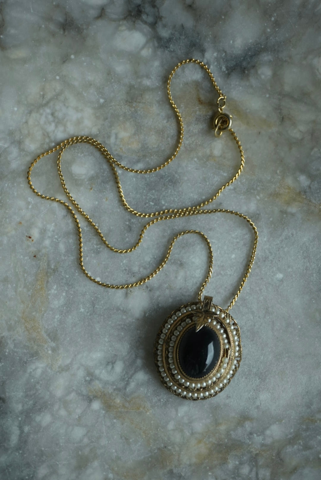 ANTIQUE LOVER