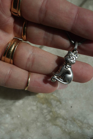 Miss Meow - Sterling V Collar Kitty Necklace