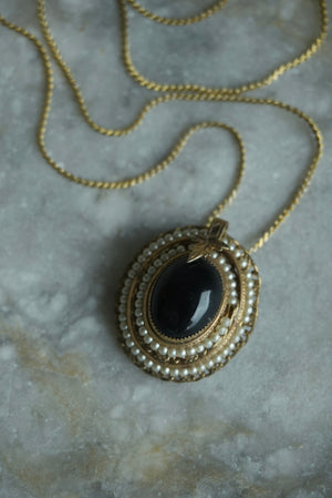 ANTIQUE LOVER
