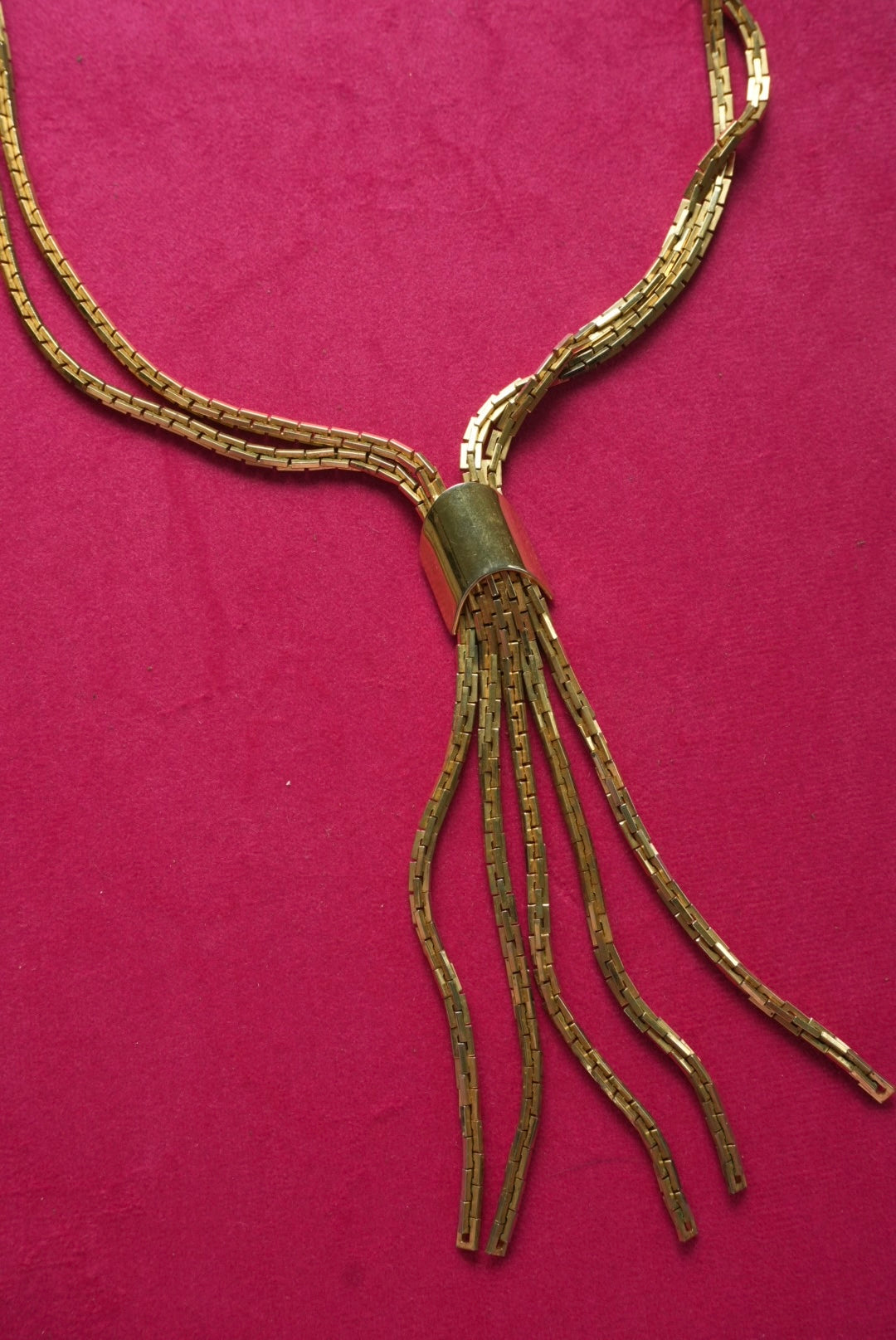 VINTAGE GOLDTONE LARIAT