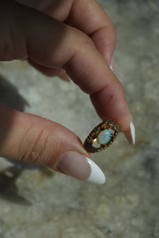 10K ANTIQUE OPAL RING