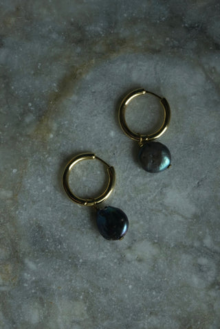 BLACK PEARL - GOLDTONE HOOPS