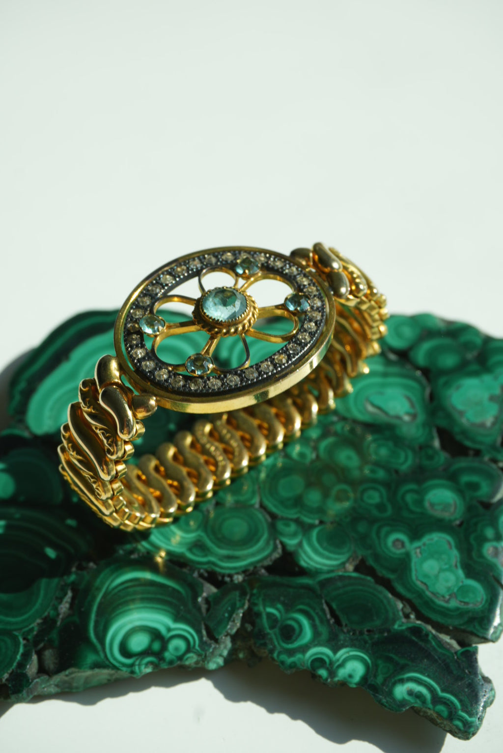 VICTORIAN ONE