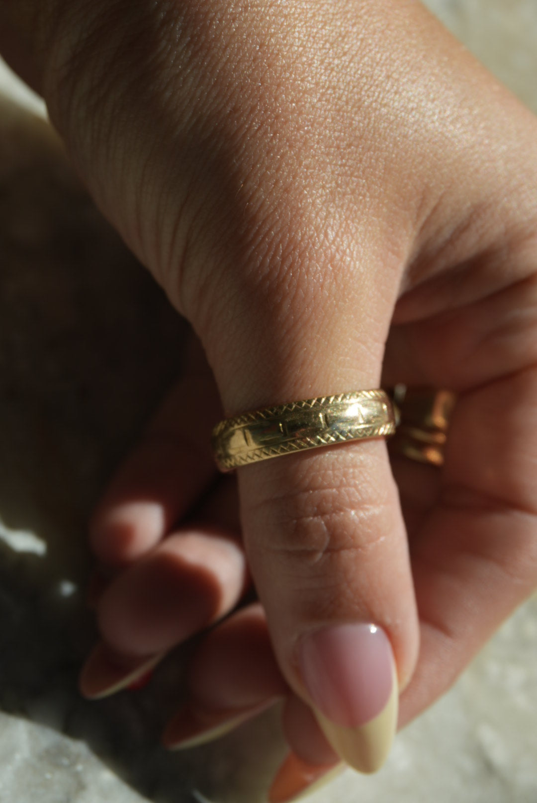 VINTAGE GREEK KEY GOLD BAND