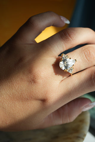 PEAR SHAPED GIRL SZ 7.5