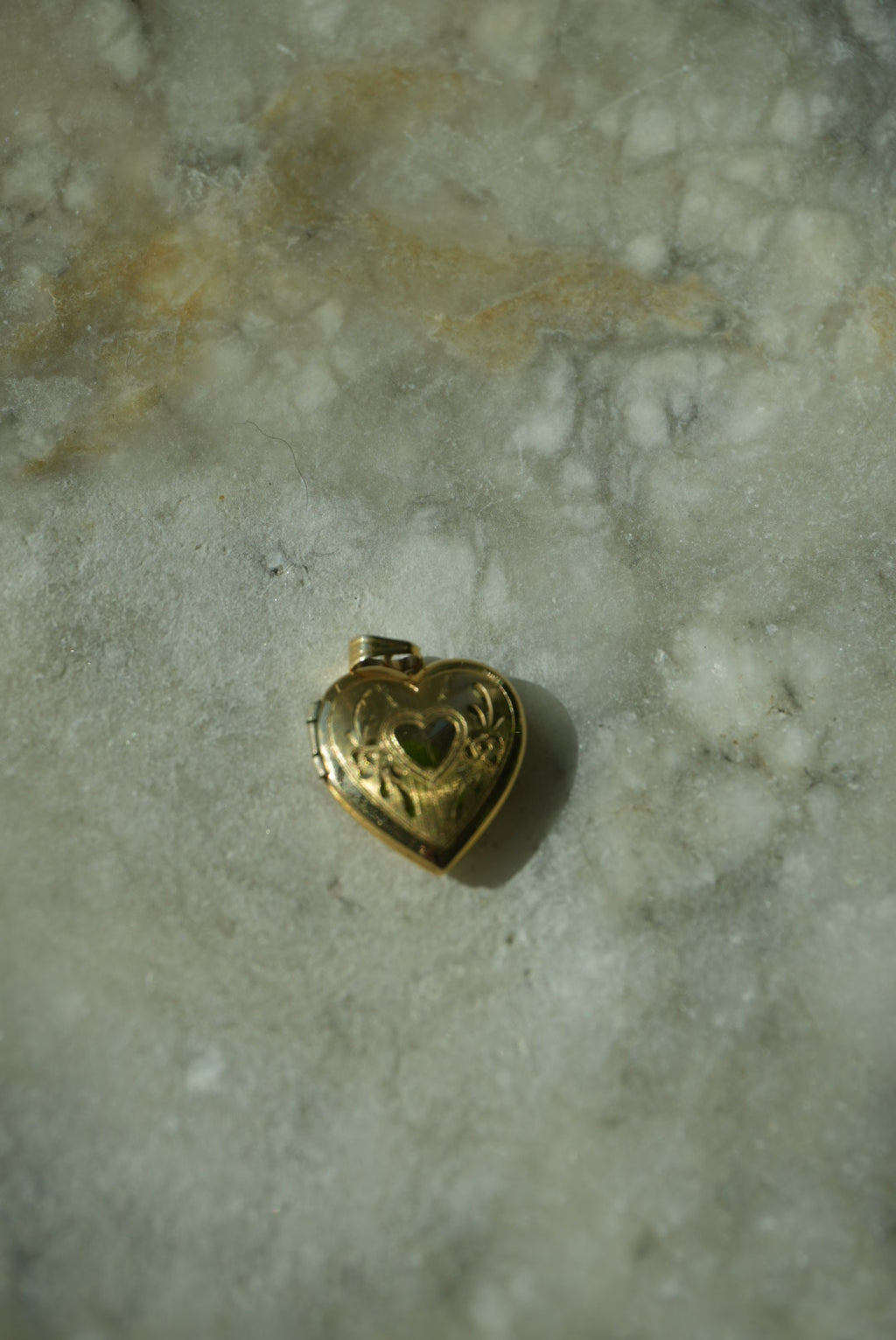 14K VINTAGE LOCKET