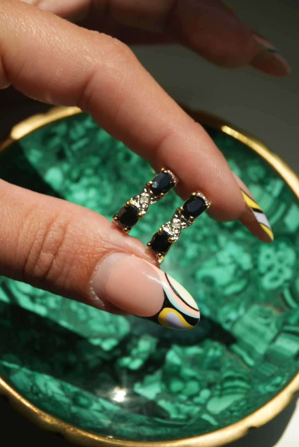 TWIN SAPPHIRES