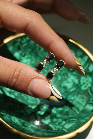 TWIN SAPPHIRES