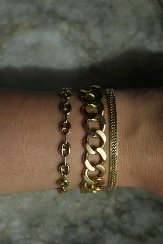 18k Unique Curb Link Bracelet