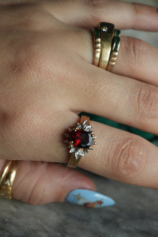 14K GARNET & DIAMOND RING