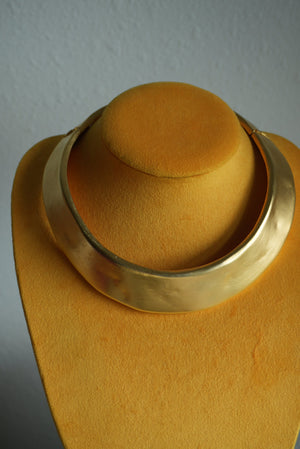 GOLDEN COLLAR