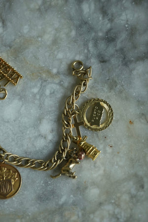 VINTAGE CHARM