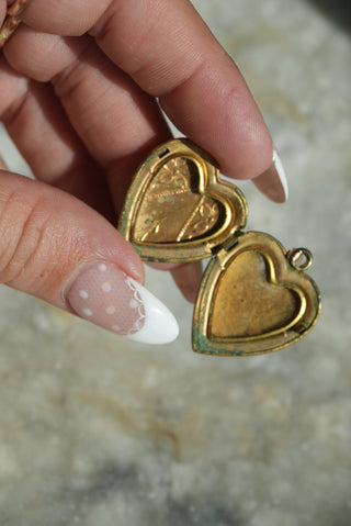 ANTIQUE LOCKET INITIAL ‘D’