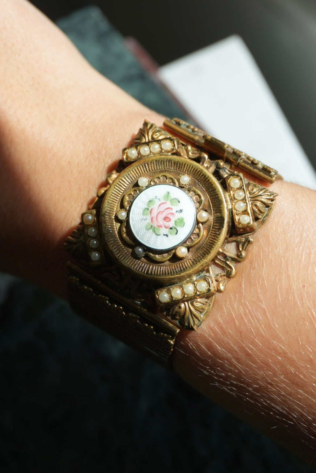ROSEBUD BRACELET