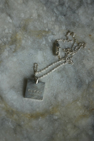 GUCCI LOGO NAMEPLATE