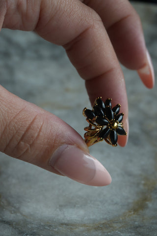 ONYX FLOWERS SZ 7